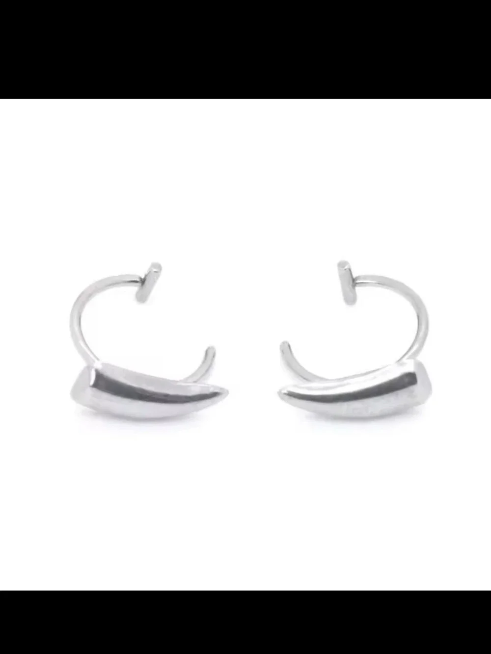 Faux Lip Ring Fangs